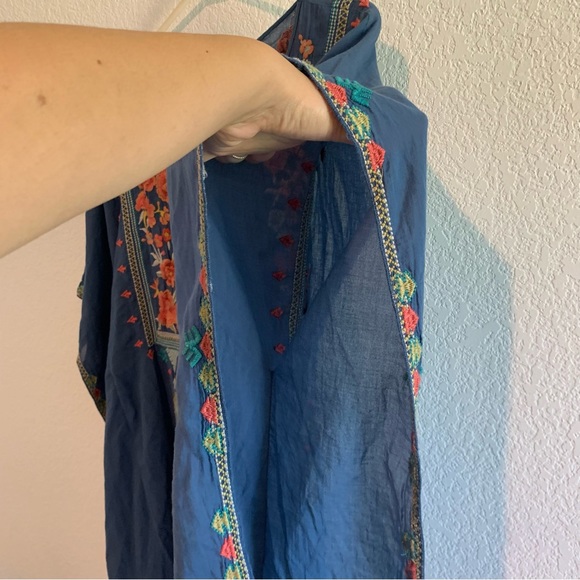 Johnny Was 3J Workshop Blue Embroidered Tunic Top Small Peasant Blouse Floral - Picture 8 of 12